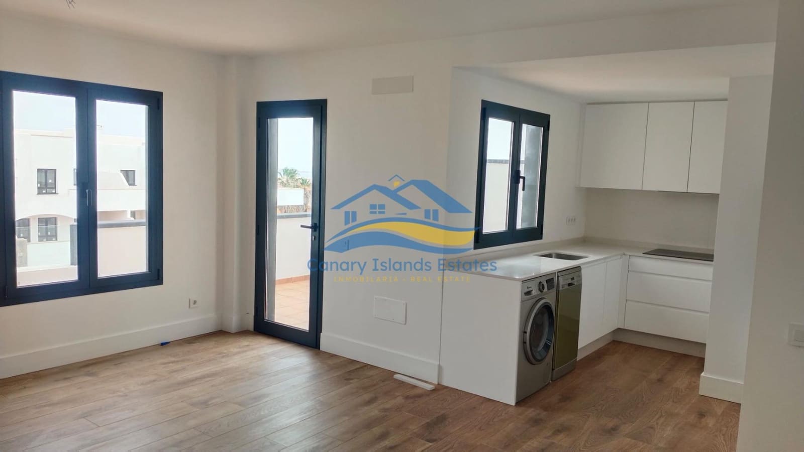 2 soveværelse Lejlighed til salg i Corralejo med garage - € 269.000 (Ref: 9347649)