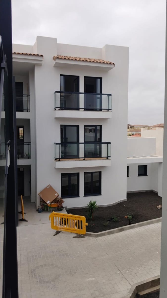 2 bedroom Apartment for sale in Corralejo with garage - € 279,000 (Ref: 9347649)
