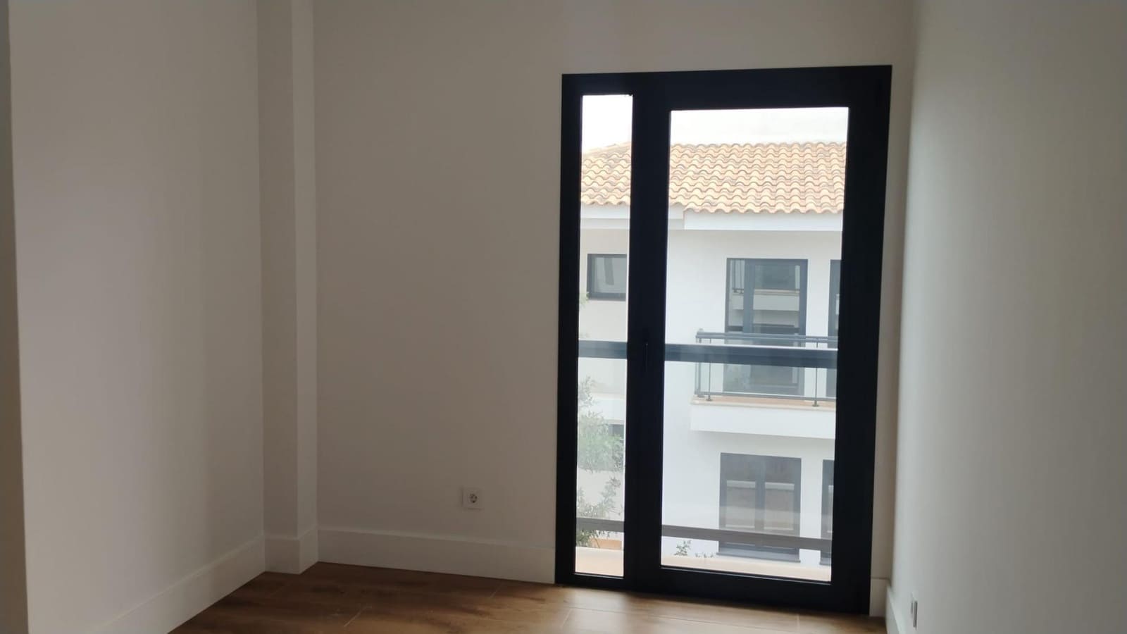 2 bedroom Apartment for sale in Corralejo with garage - € 279,000 (Ref: 9347649)
