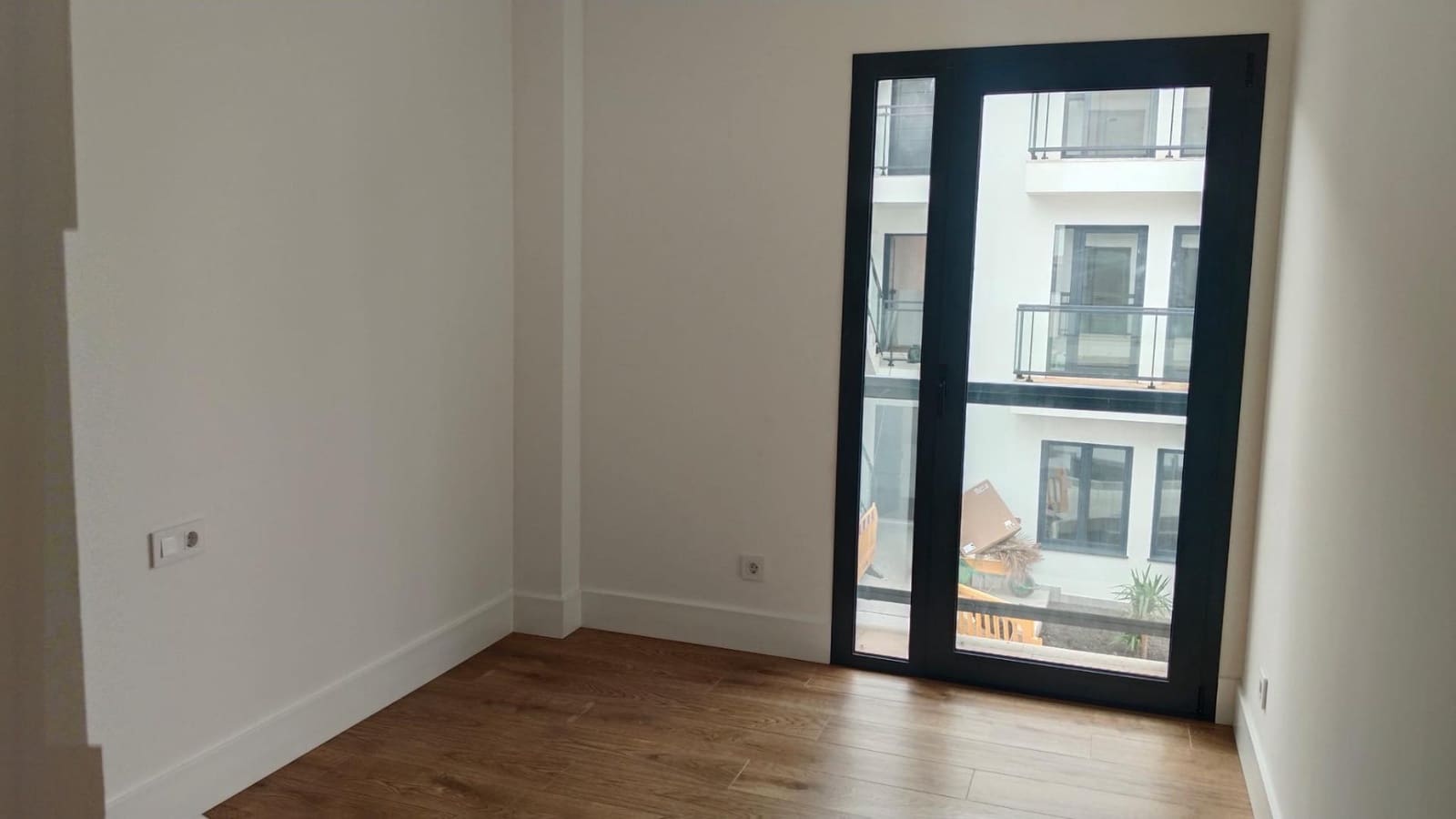 2 bedroom Apartment for sale in Corralejo with garage - € 279,000 (Ref: 9347649)