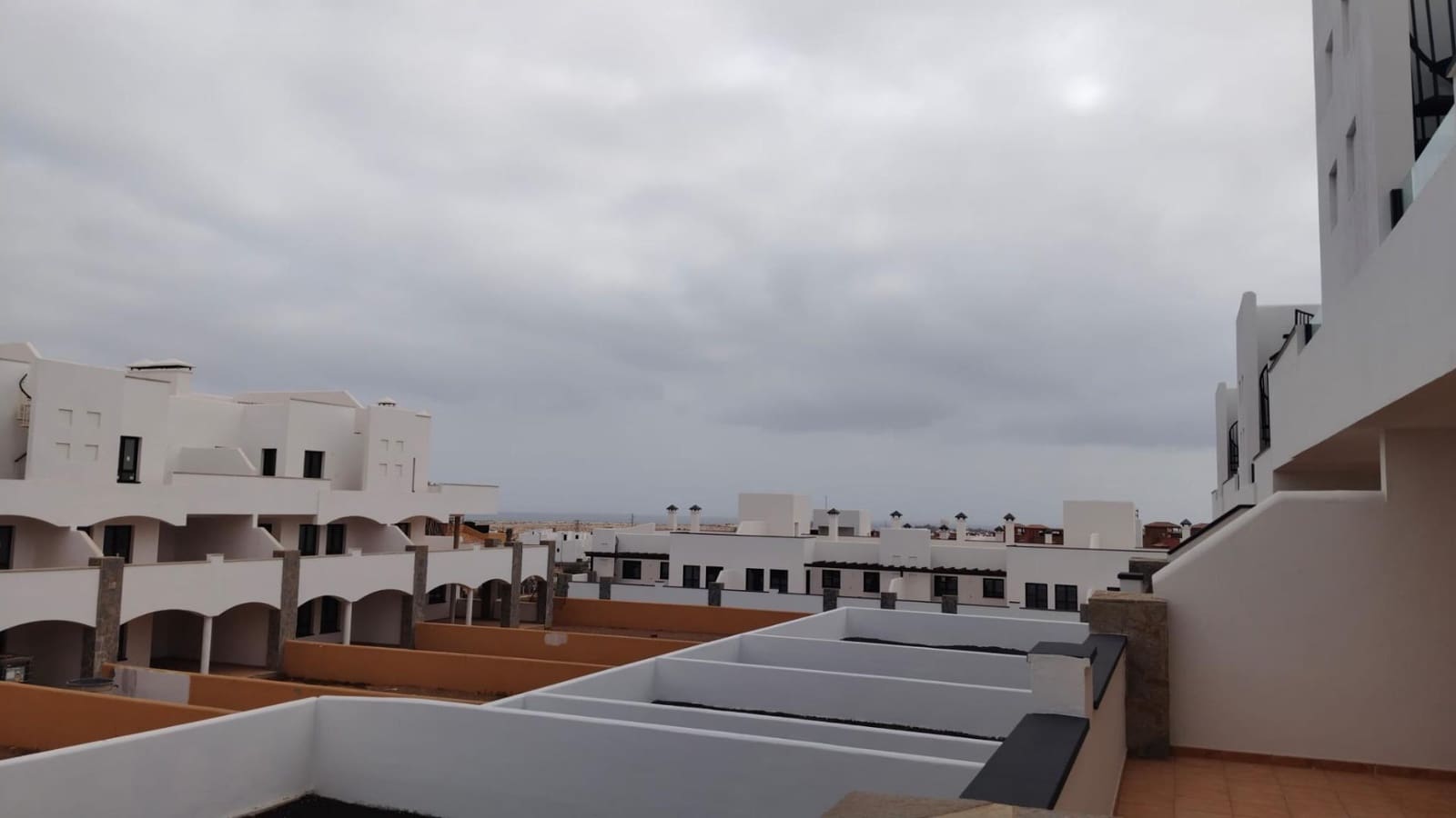 2 bedroom Apartment for sale in Corralejo with garage - € 279,000 (Ref: 9347649)