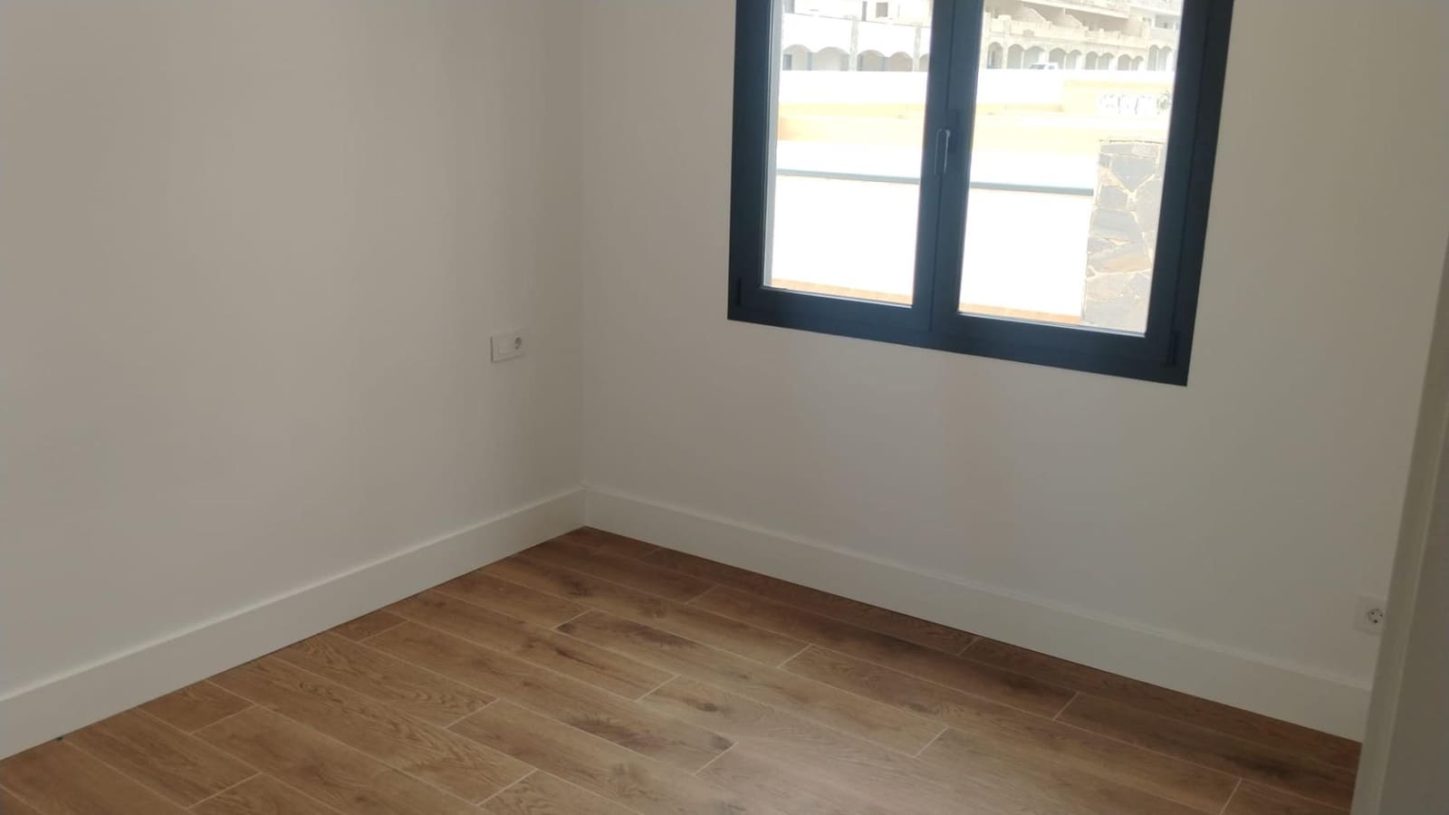 2 bedroom Apartment for sale in Corralejo with garage - € 279,000 (Ref: 9347649)