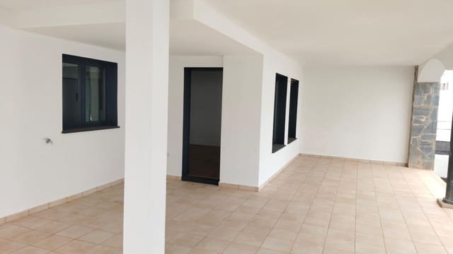3 slaapkamer Appartement te koop in Corralejo, La Oliva - € 295.000 (Ref: 9347650)