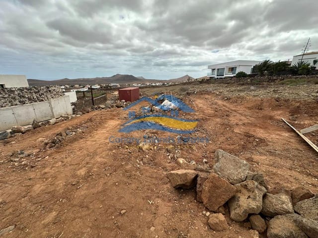 Building Plot for sale in Villaverde, La Oliva - € 176,000 (Ref: 9497575)