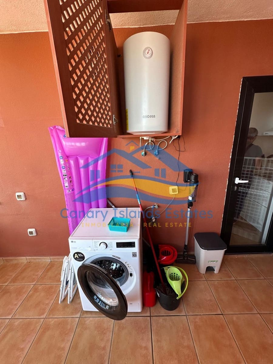 2 bedroom Apartment for sale in Corralejo with garage - € 255,000 (Ref: 9504498)