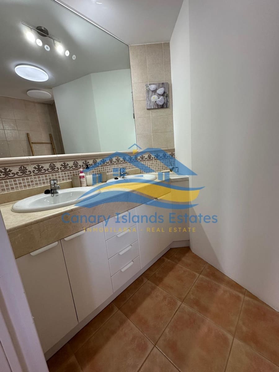 2 bedroom Apartment for sale in Corralejo with garage - € 255,000 (Ref: 9504498)