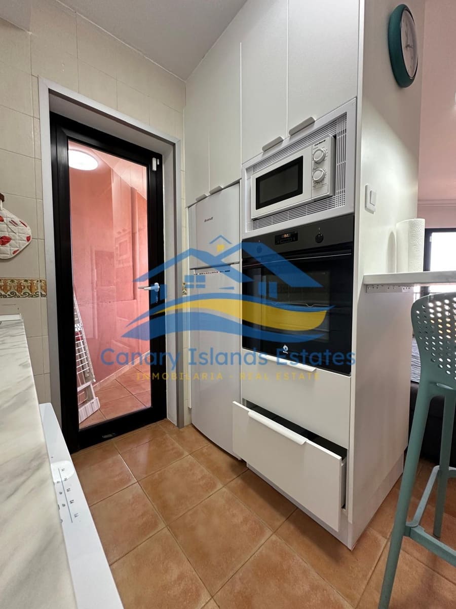 2 bedroom Apartment for sale in Corralejo with garage - € 255,000 (Ref: 9504498)
