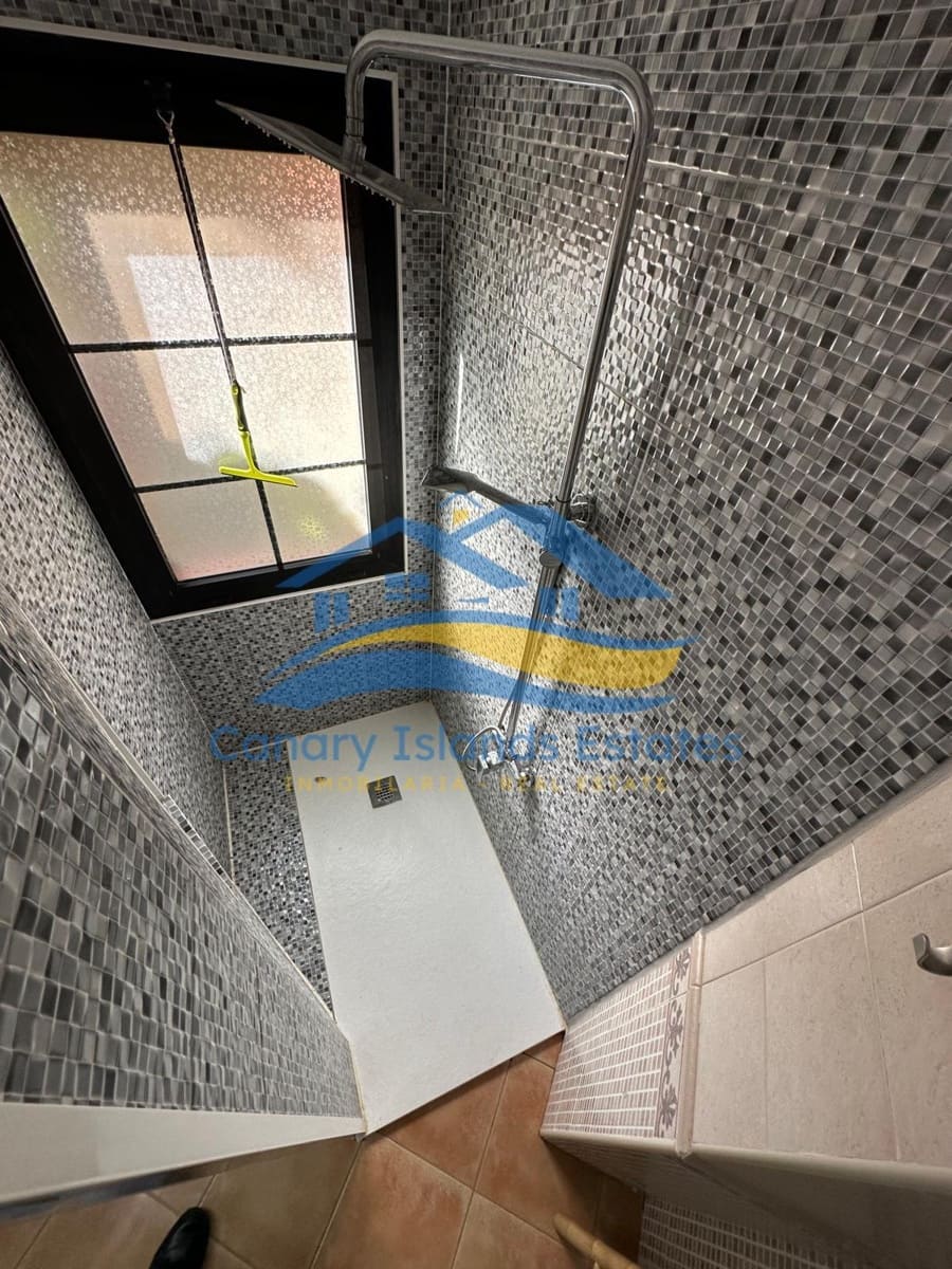 2 bedroom Apartment for sale in Corralejo with garage - € 255,000 (Ref: 9504498)