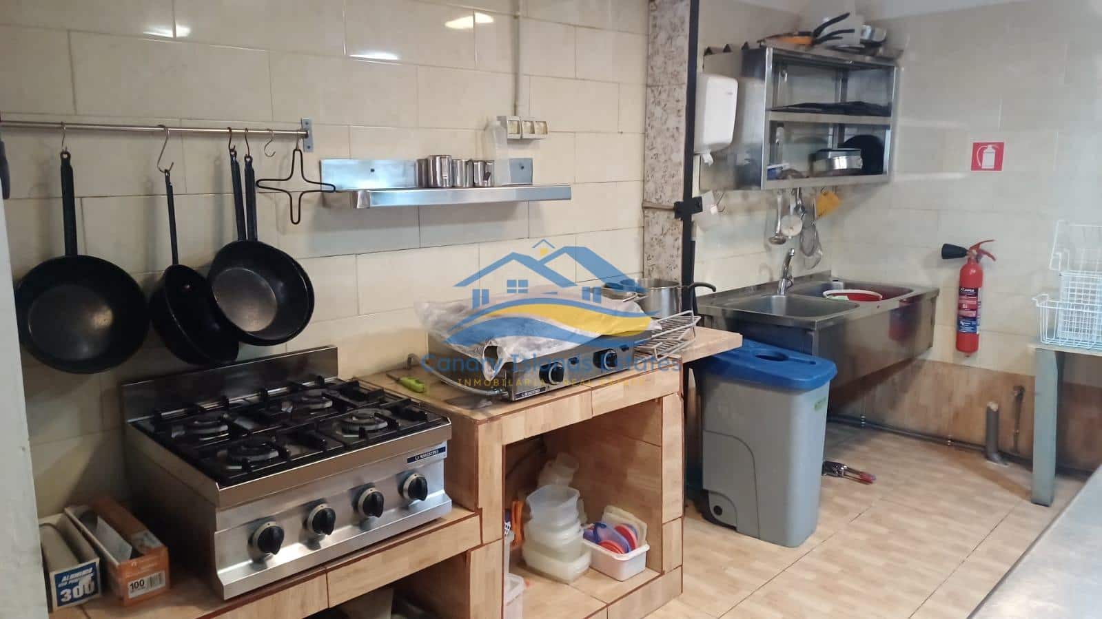 Erhverv til leje i Puerto del Rosario - € 2.000 (Ref: 9680003)