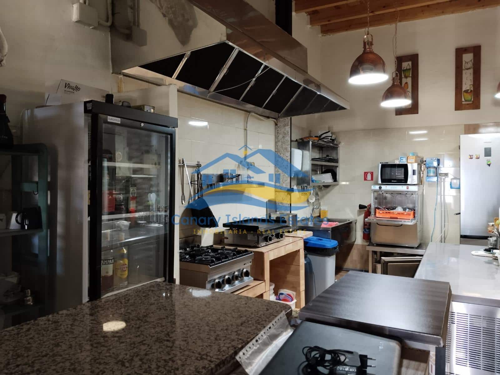 Erhverv til leje i Puerto del Rosario - € 2.000 (Ref: 9680003)