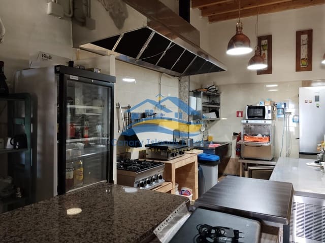 Erhverv til leje i Puerto del Rosario - € 2.000 (Ref: 9680003)