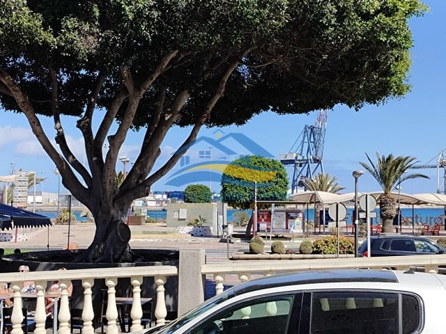 Erhverv til leje i Puerto del Rosario - € 2.000 (Ref: 9680003)