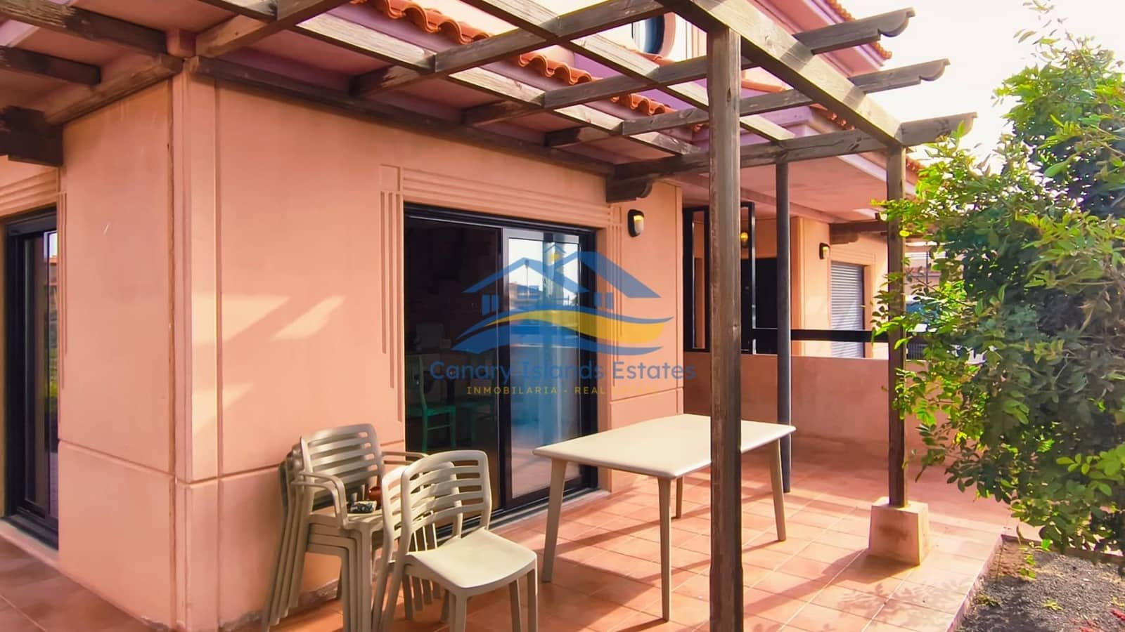 Apartamento de 3 habitaciones en Lajares en venta - 245.000 € (Ref: 9680004)
