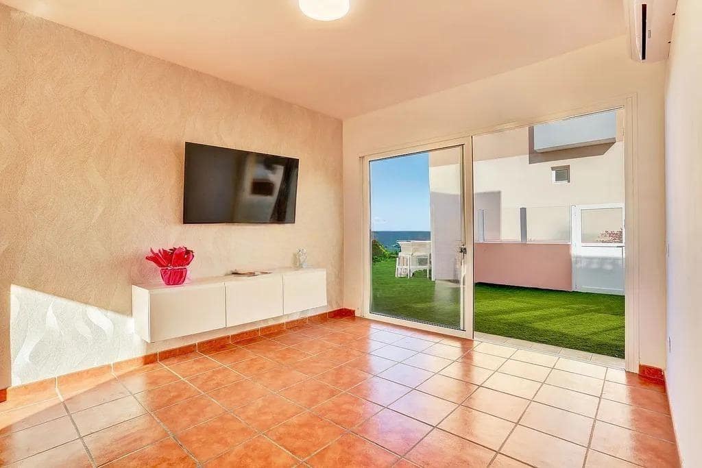2 bedroom Apartment for sale in Corralejo - € 248,000 (Ref: 9755939)