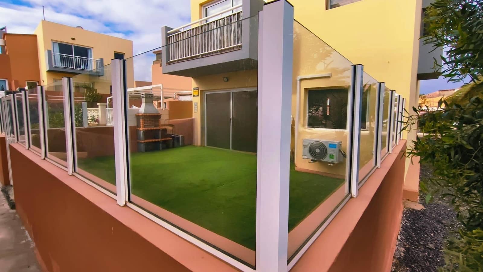 2 bedroom Apartment for sale in Corralejo - € 248,000 (Ref: 9755939)