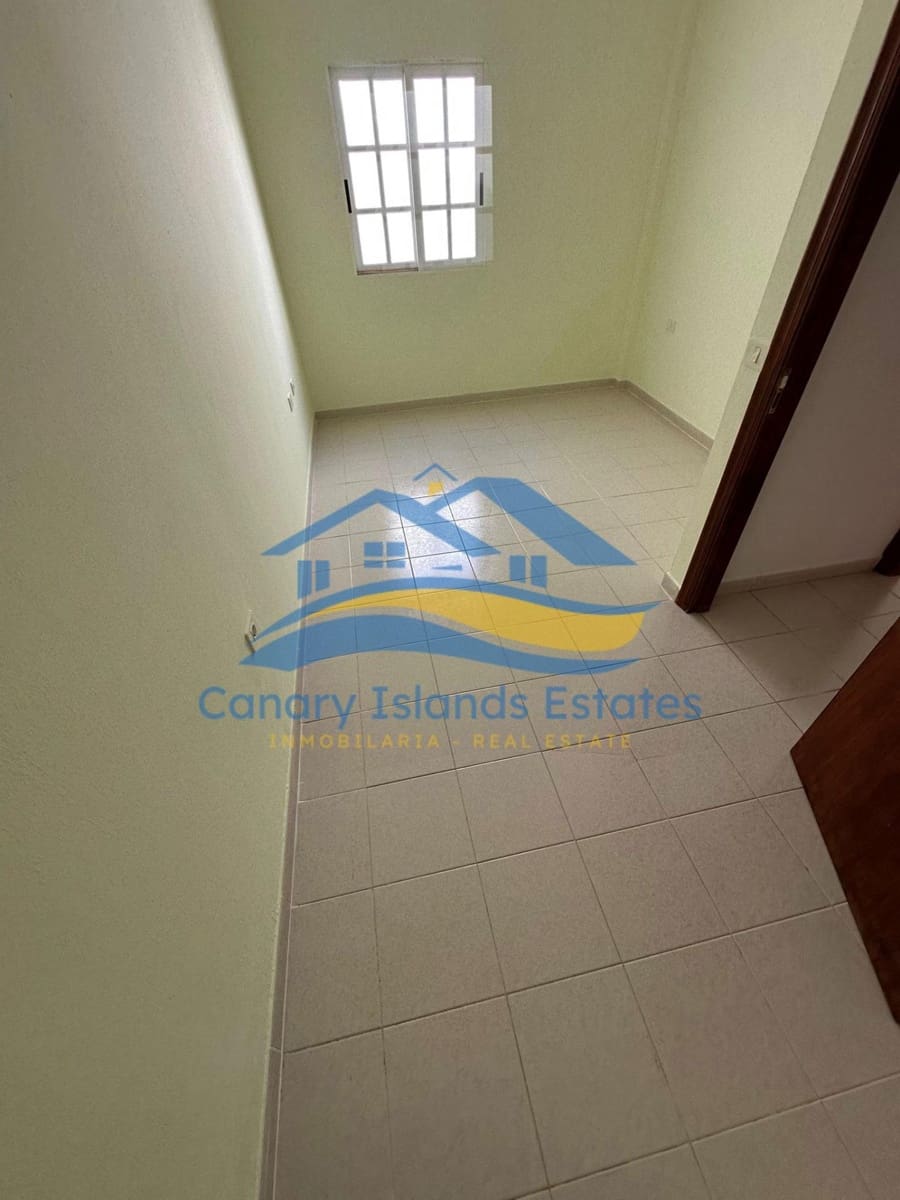 3 slaapkamer Commercieel te koop in Gran Tarajal - € 299.000 (Ref: 9763703)