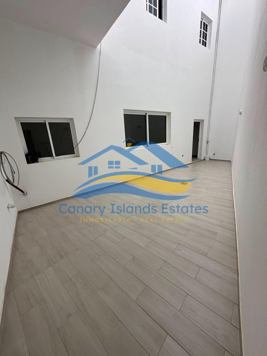 3 slaapkamer Commercieel te koop in Gran Tarajal - € 299.000 (Ref: 9763703)