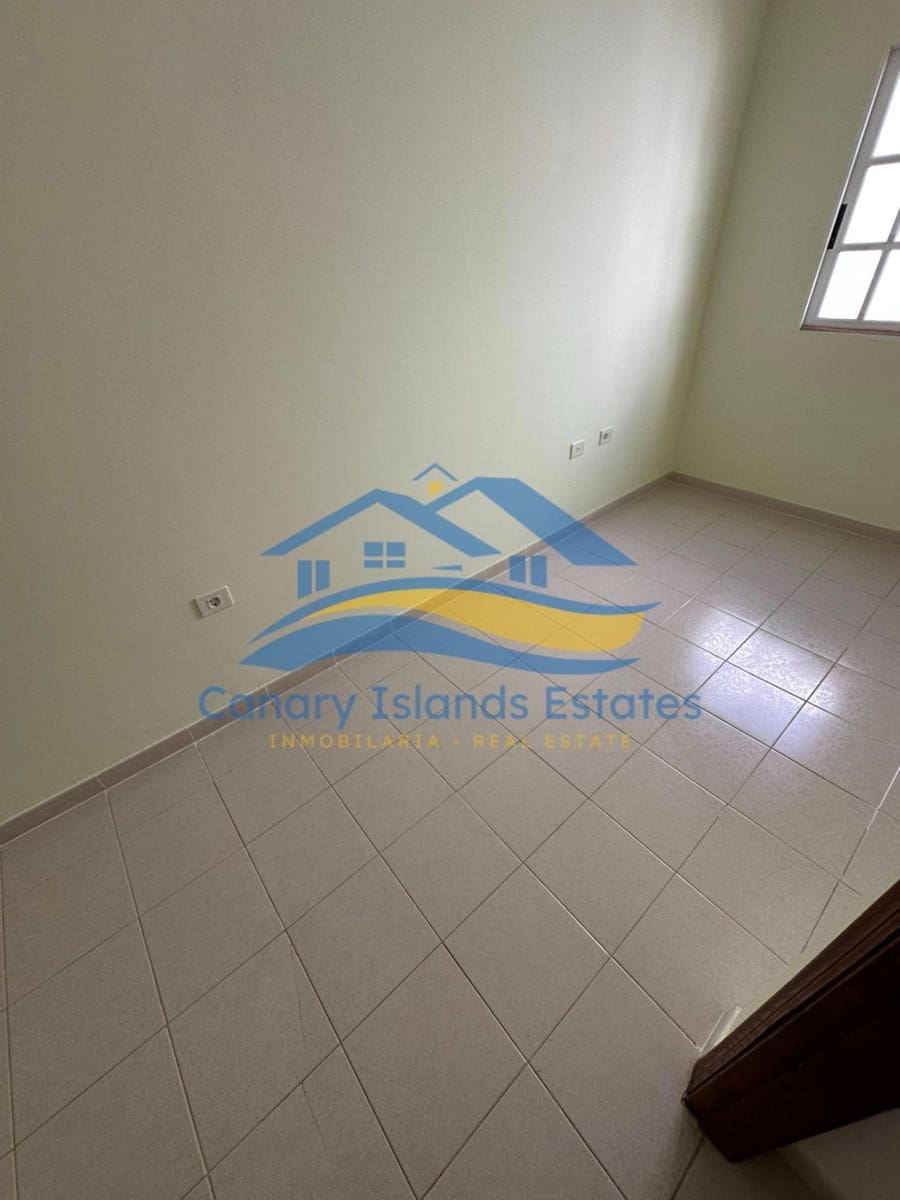 3 slaapkamer Commercieel te koop in Gran Tarajal - € 299.000 (Ref: 9763703)