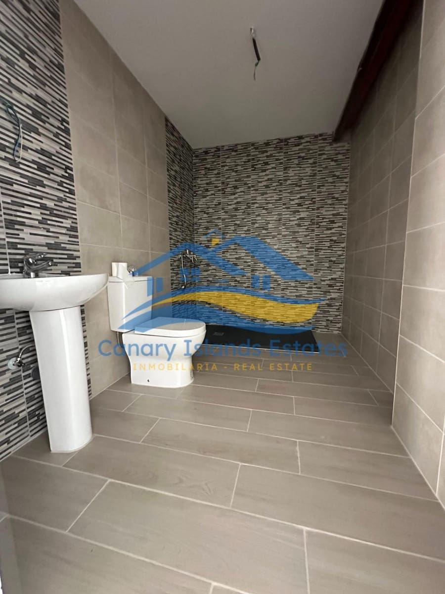 3 slaapkamer Commercieel te koop in Gran Tarajal - € 299.000 (Ref: 9763703)