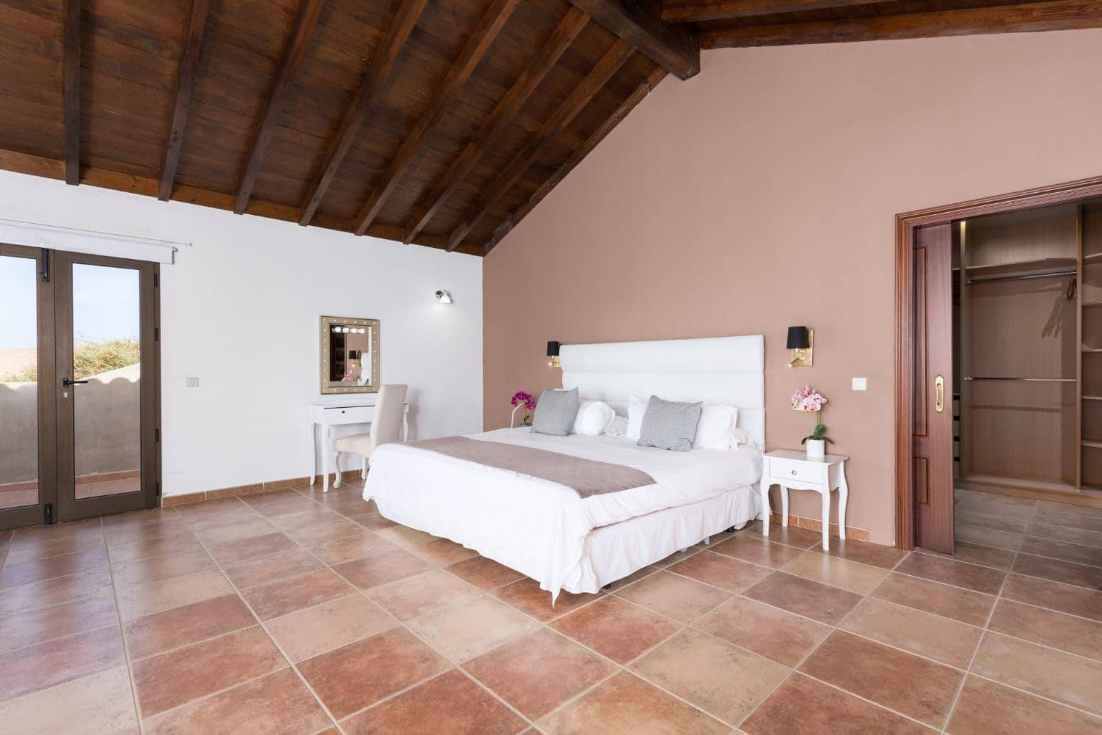 5 soverom Villa til salgs i Pajara med garasje - € 990 000 (Ref: 9806663)