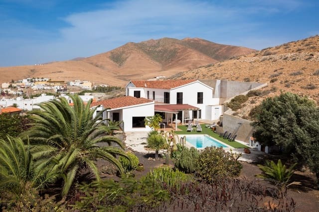 5 slaapkamer Villa te koop in Pájara met garage - € 990.000 (Ref: 9806663)