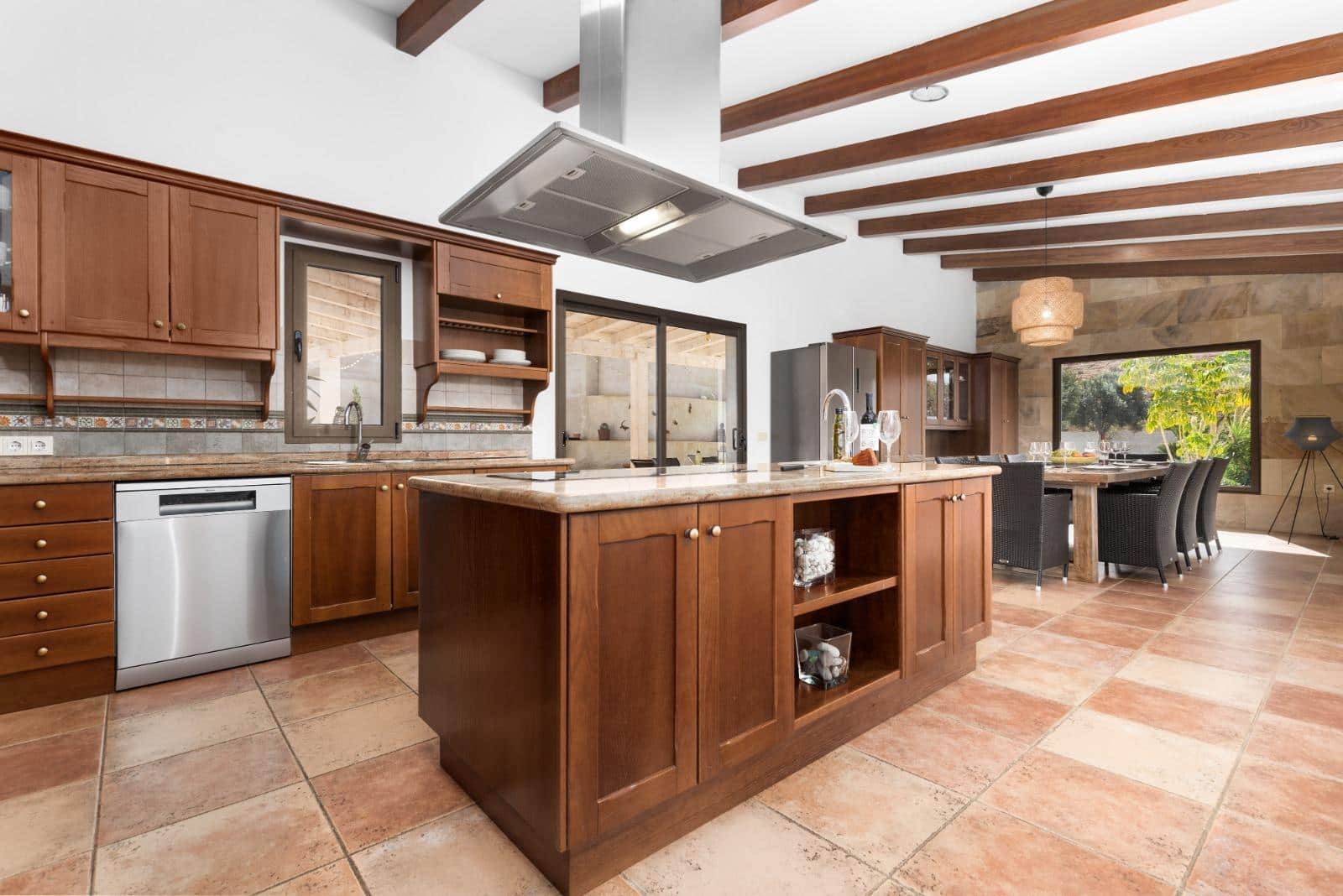 5 bedroom Villa for sale in Pajara with garage - € 990,000 (Ref: 9806663)