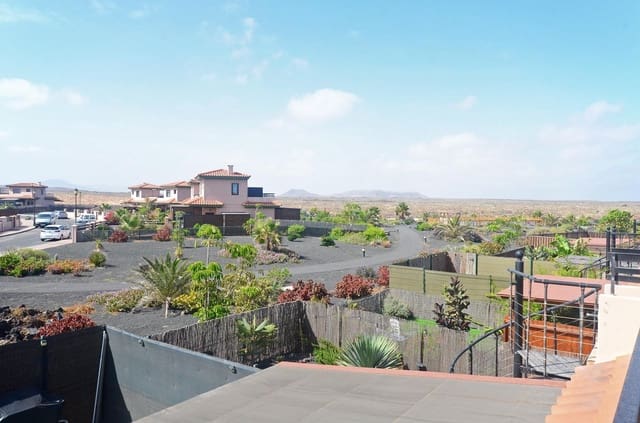 2 slaapkamer Villa te koop in Lajares, La Oliva - € 279.000 (Ref: 9871932)
