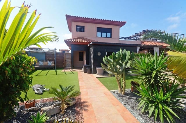 2 slaapkamer Villa te koop in Lajares, La Oliva - € 279.000 (Ref: 9871932)