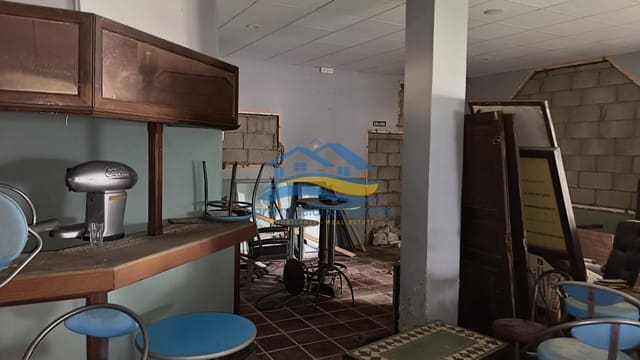 Kaupallinen myytävänä paikassa Corralejo, La Oliva - 295 555 € (Ref: 9879026)