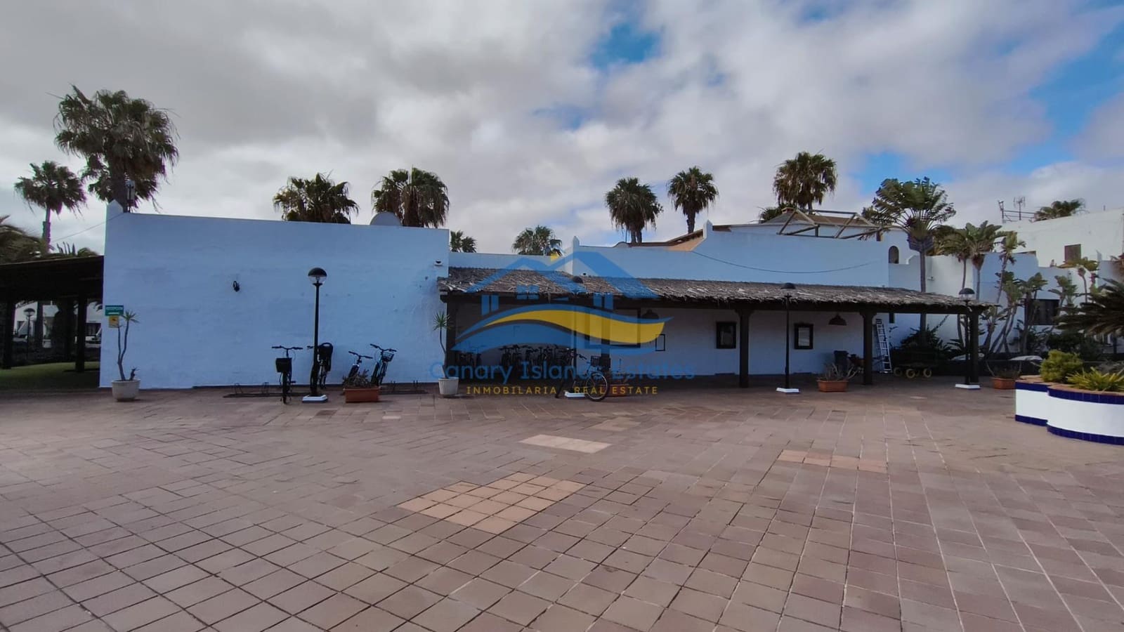Kaupallinen myytävänä paikassa Corralejo - 295 555 € (Ref: 9879026)
