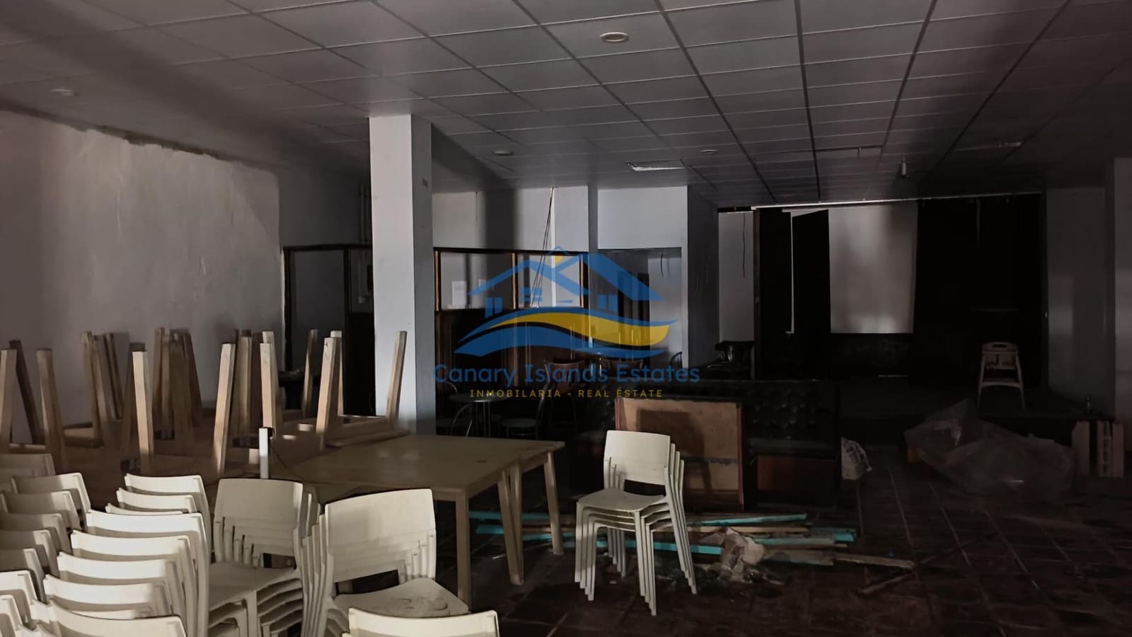 Kaupallinen myytävänä paikassa Corralejo - 295 555 € (Ref: 9879026)