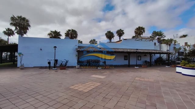 Kaupallinen myytävänä paikassa Corralejo, La Oliva - 295 555 € (Ref: 9879026)
