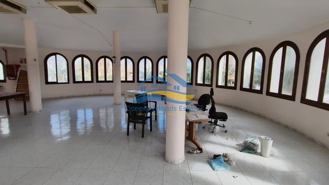 Komercyjne na sprzedaż w Corralejo, La Oliva - 468 035 € (Ref: 9879027)