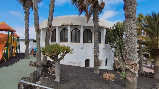 Kommersiell til salgs i Corralejo, La Oliva - € 468 035 (Ref: 9879027)