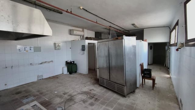 Kommersiell til salgs i Corralejo, La Oliva - € 468 035 (Ref: 9879027)