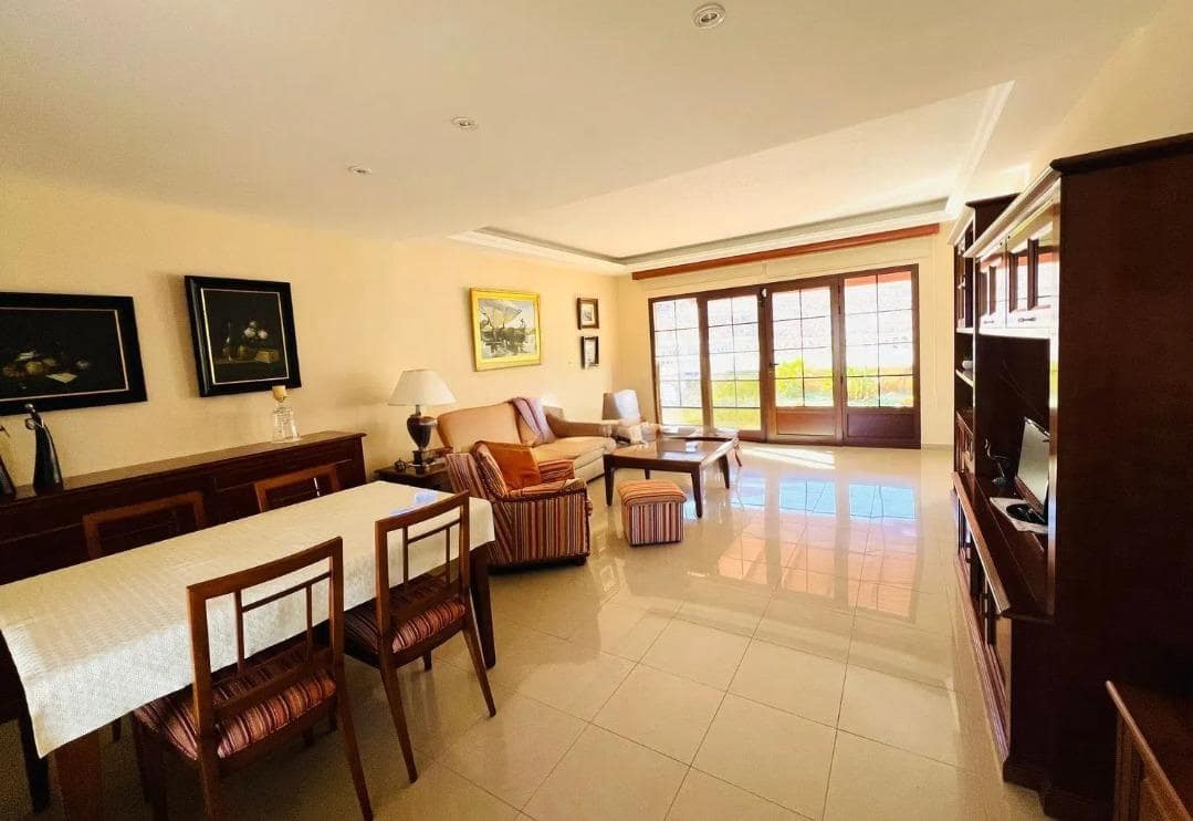 5 bedroom Villa for sale in Gran Tarajal with pool garage - € 520,000 (Ref: 9885030)