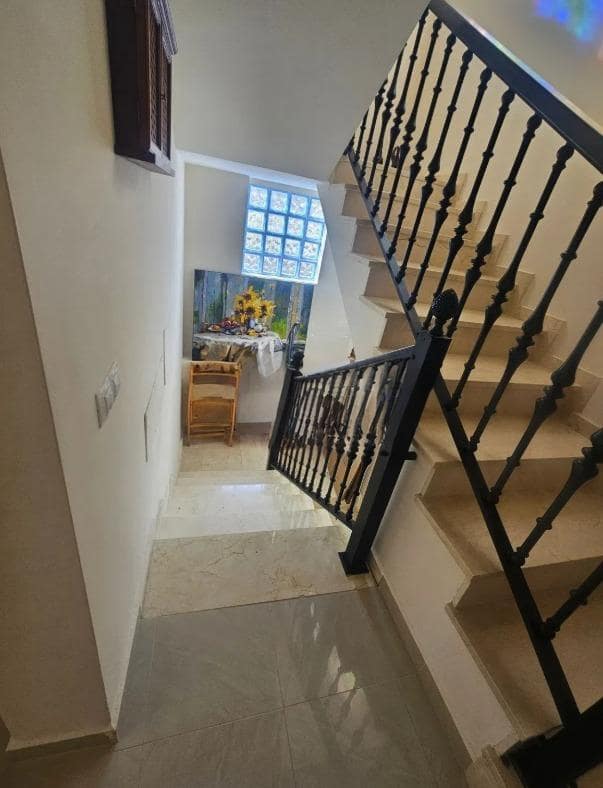 5 bedroom Villa for sale in Gran Tarajal with pool garage - € 520,000 (Ref: 9885030)