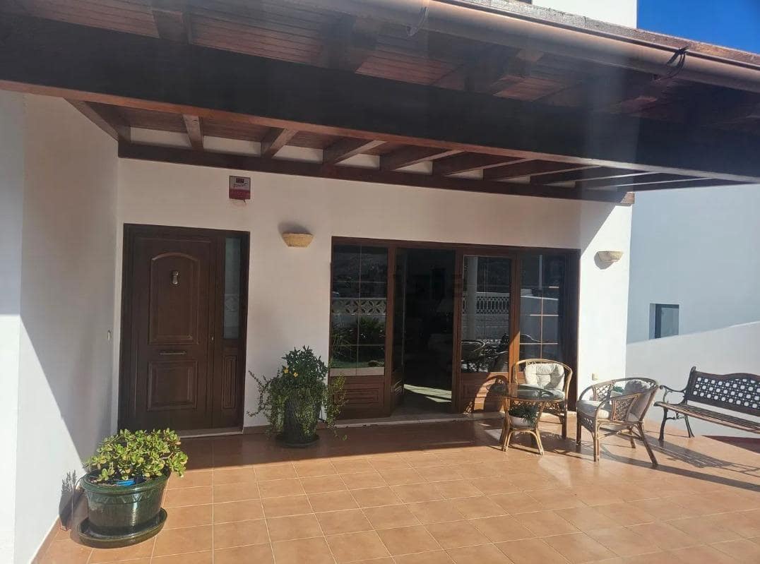 5 bedroom Villa for sale in Gran Tarajal with pool garage - € 520,000 (Ref: 9885030)