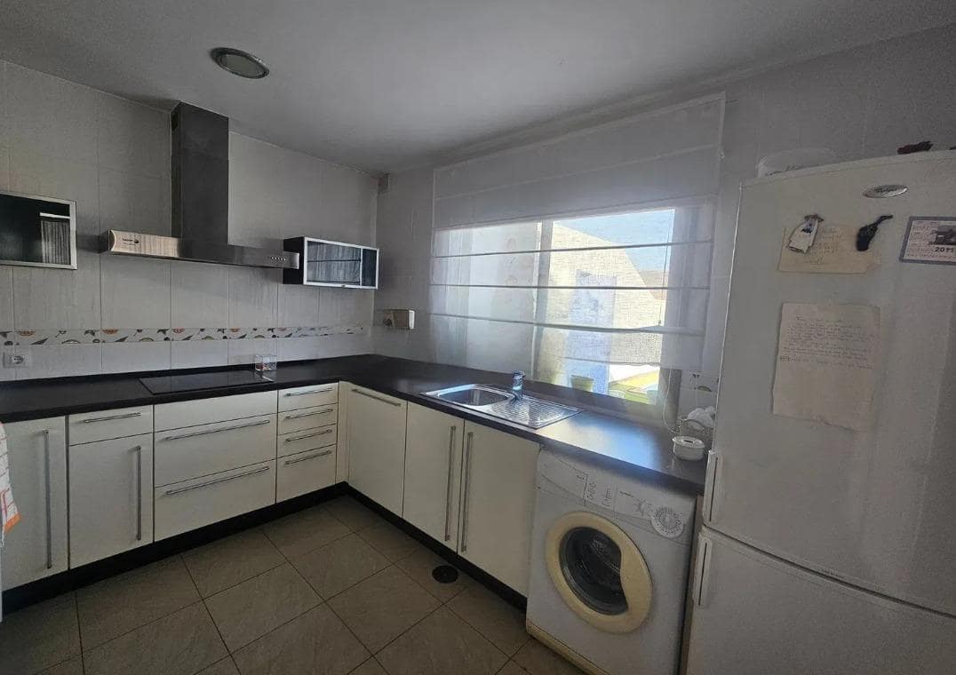 5 bedroom Villa for sale in Gran Tarajal with pool garage - € 520,000 (Ref: 9885030)