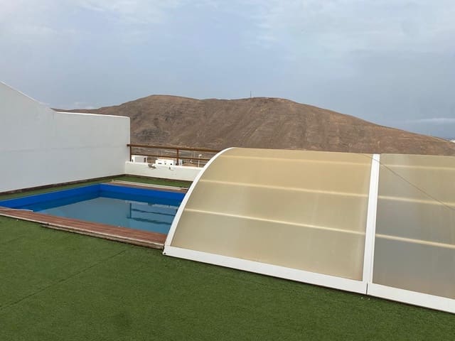 5 soveværelse Villa til salg i Gran Tarajal, Tuineje med swimmingpool garage - € 520.000 (Ref: 9885030)