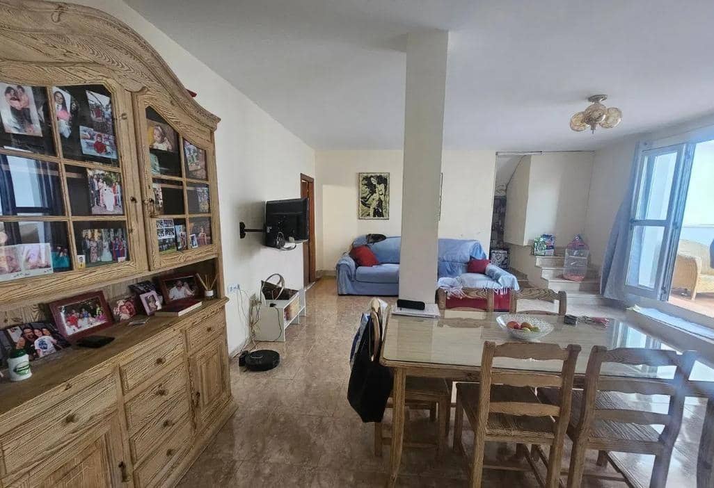 5 bedroom Villa for sale in Gran Tarajal with pool garage - € 520,000 (Ref: 9885030)