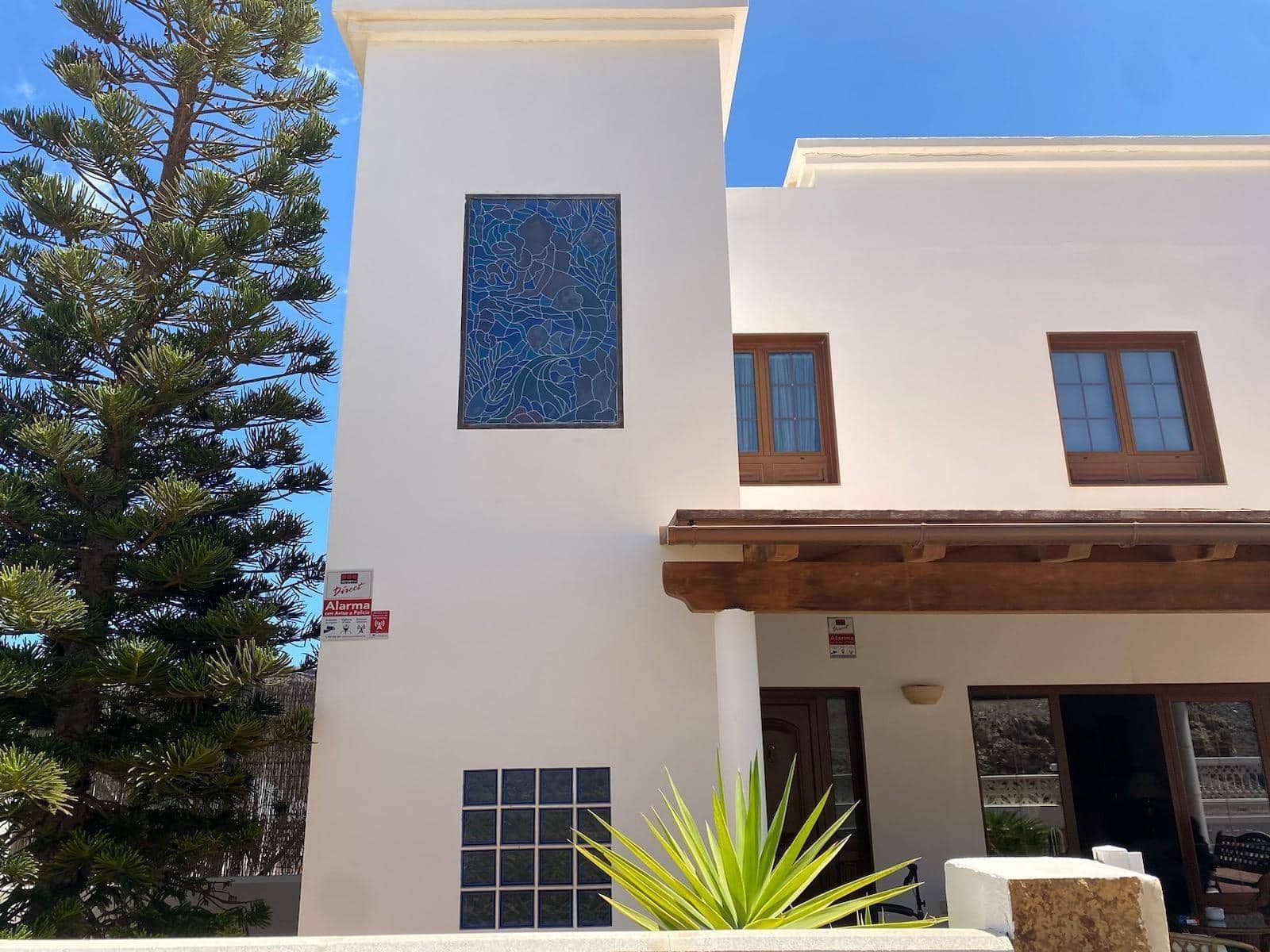 5 bedroom Villa for sale in Gran Tarajal with pool garage - € 520,000 (Ref: 9885030)