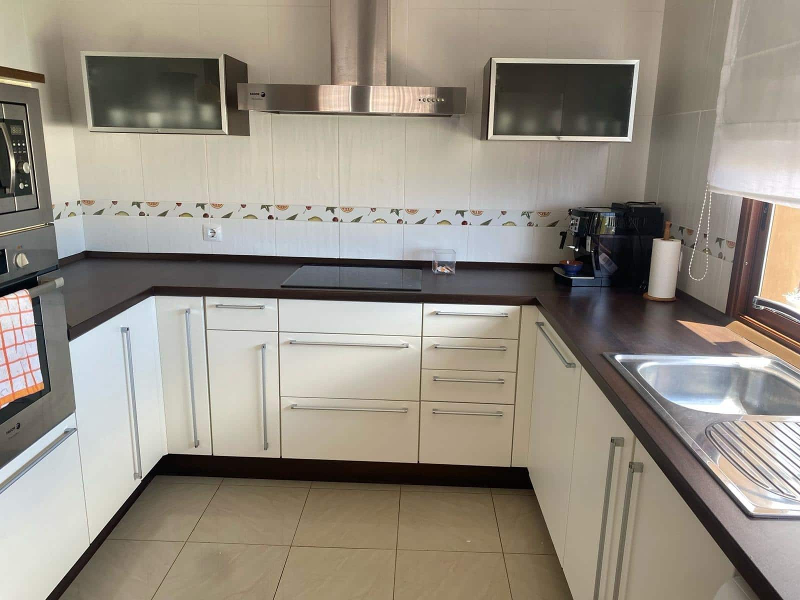 5 bedroom Villa for sale in Gran Tarajal with pool garage - € 520,000 (Ref: 9885030)