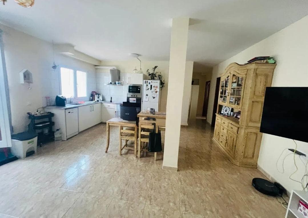 5 bedroom Villa for sale in Gran Tarajal with pool garage - € 520,000 (Ref: 9885030)