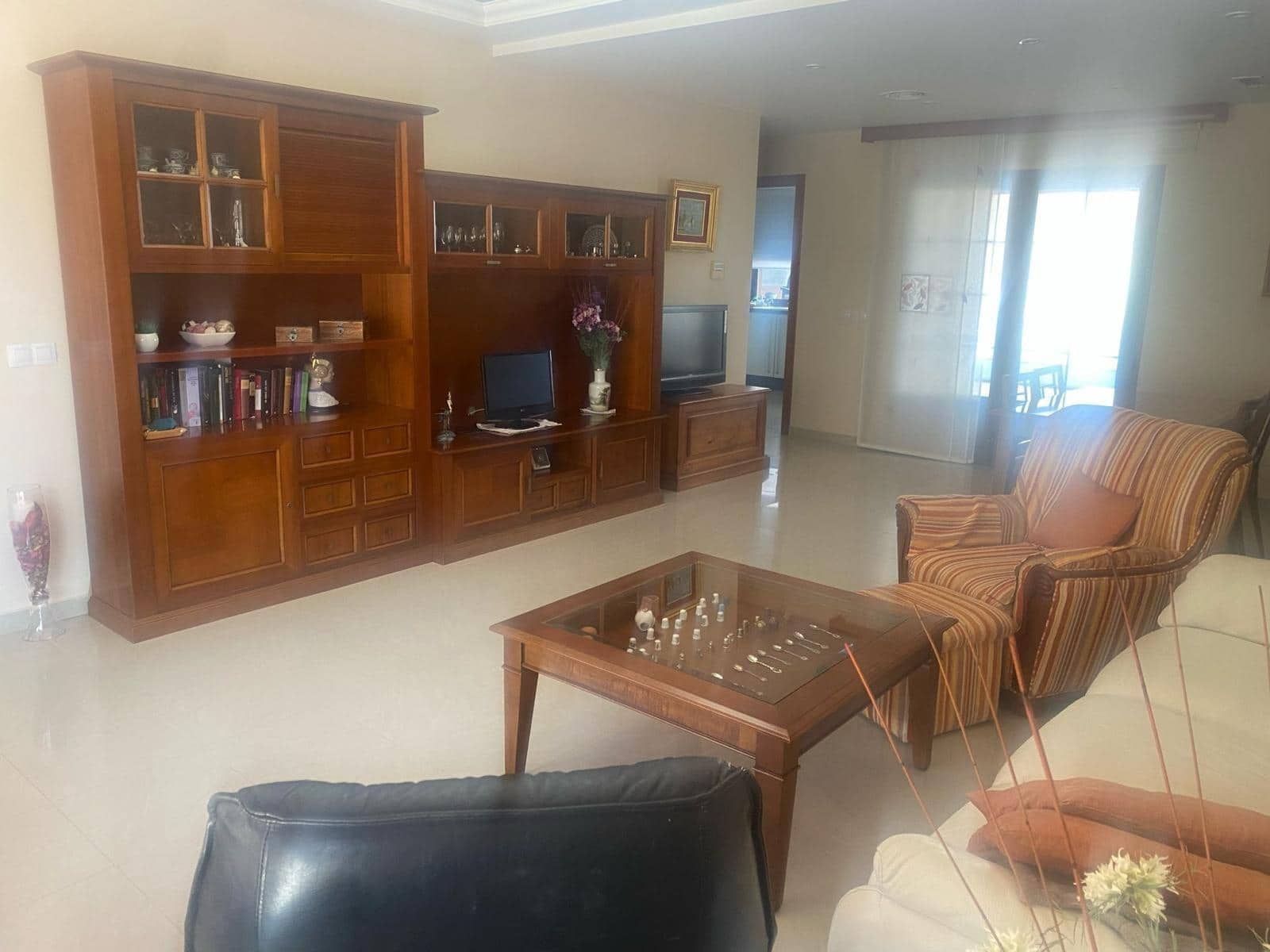 5 bedroom Villa for sale in Gran Tarajal with pool garage - € 520,000 (Ref: 9885030)