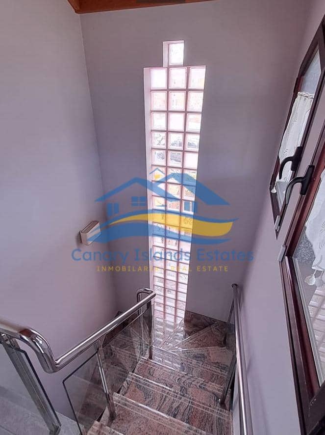 4 bedroom Villa for sale in Puerto del Rosario with pool garage - € 790,000 (Ref: 9885031)