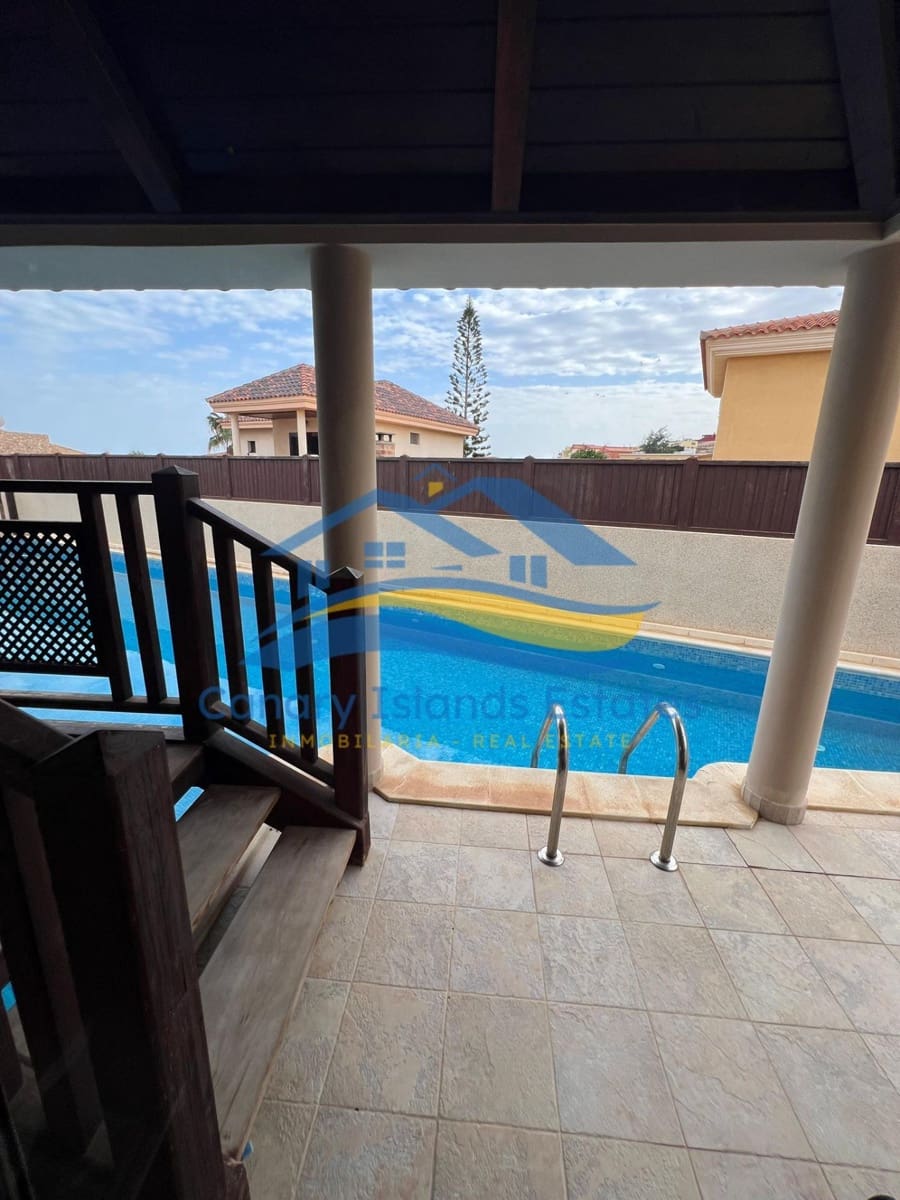4 bedroom Villa for sale in Puerto del Rosario with pool garage - € 790,000 (Ref: 9885031)