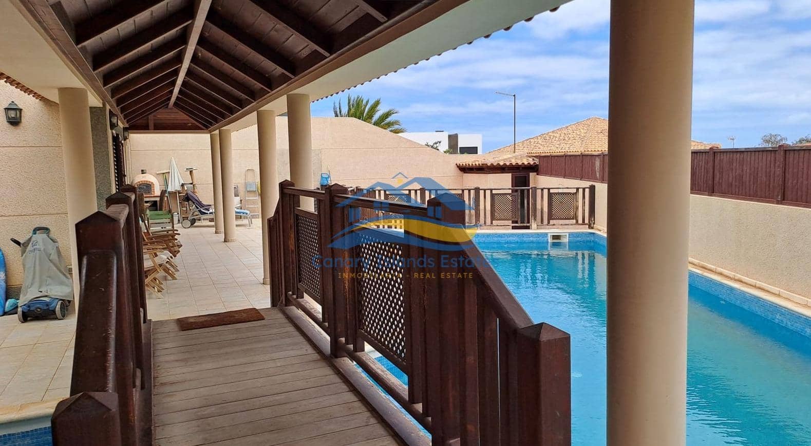 4 bedroom Villa for sale in Puerto del Rosario with pool garage - € 790,000 (Ref: 9885031)