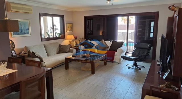 4 quarto Moradia para venda em Puerto del Rosario com piscina garagem - 790 000 € (Ref: 9885031)
