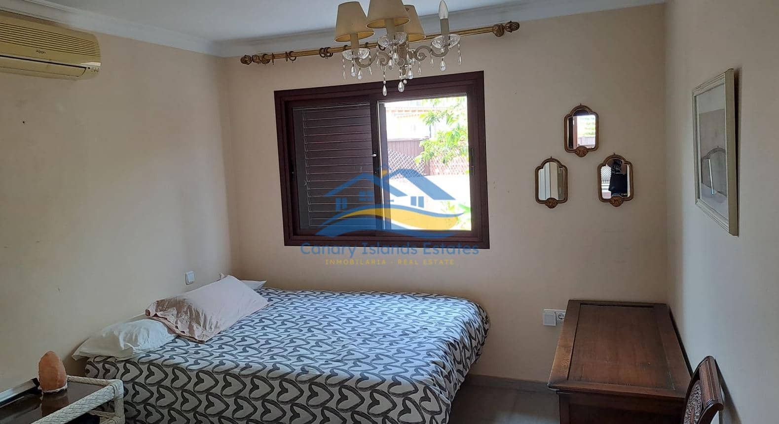 4 bedroom Villa for sale in Puerto del Rosario with pool garage - € 790,000 (Ref: 9885031)